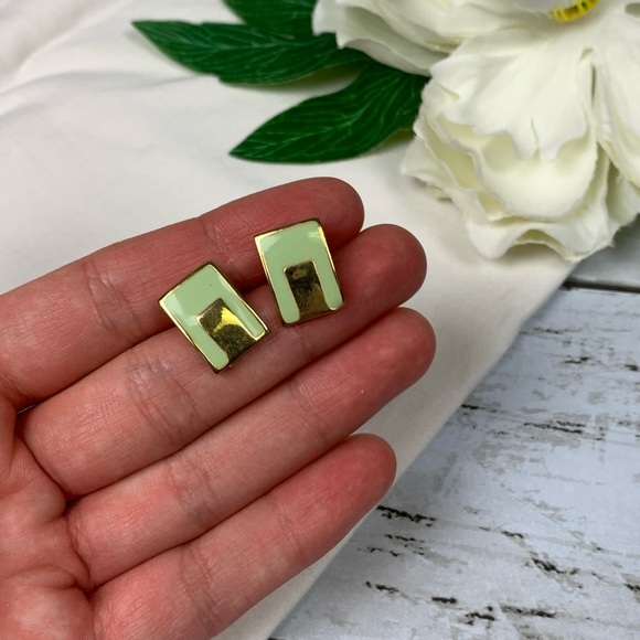 Vintage Green Enamel Gold Rectangle Stud Earrings - Picture 4 of 11
